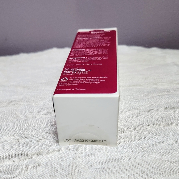 YOUNG LIVING ART RENEWAL SERUM - Picture 5 of 6